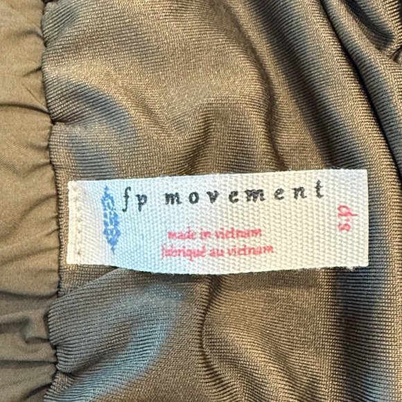 FP MOVEMENT BY FREE PEOPLE Women's Get Your Flirt On Shorts Size S In Dark Olive - Picture 5 of 6